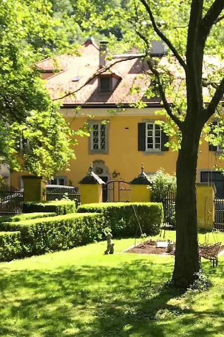 Schloss Mit Eigenem Garten & Parkplatz R Salzburg