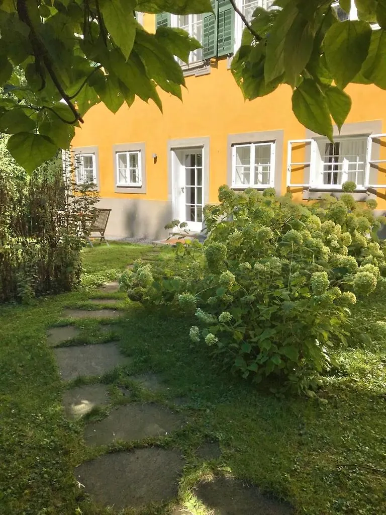 Apartment Schloss Mit Eigenem Garten & Parkplatz R Salzburg